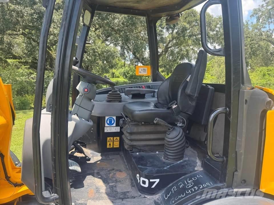 JCB 407 Kolesni nakladalci