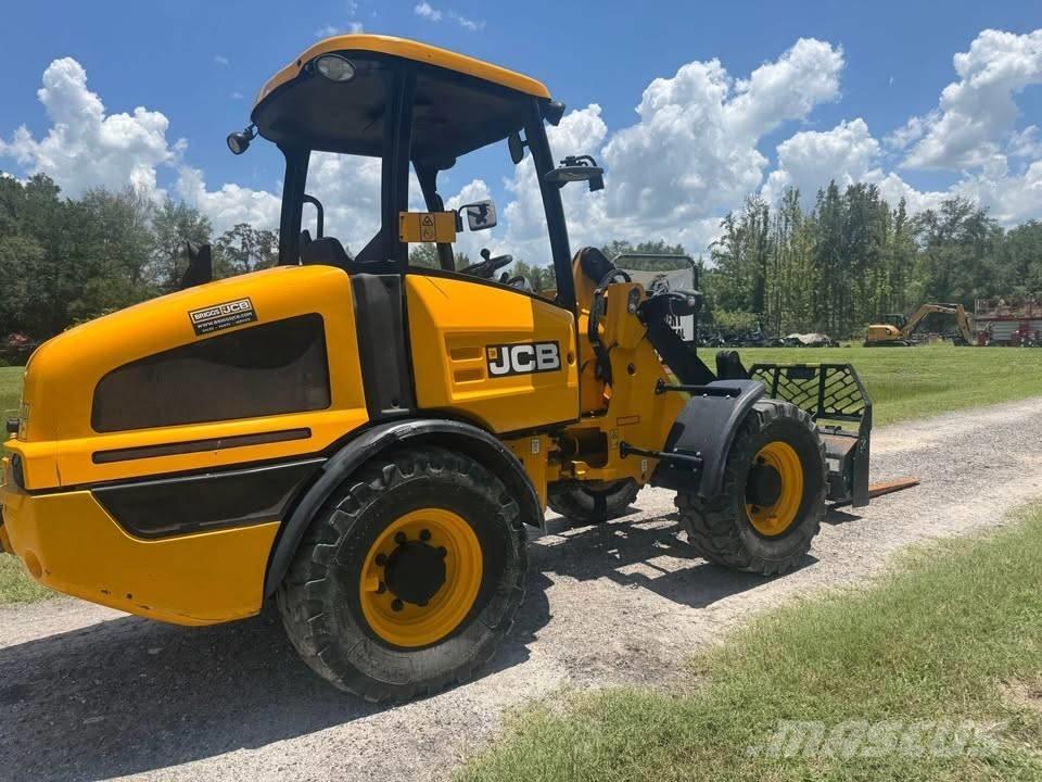 JCB 407 Kolesni nakladalci