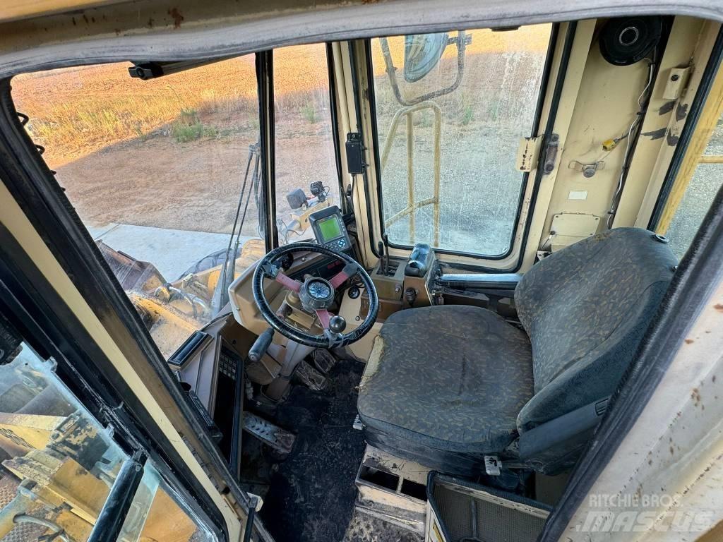 CAT 966 F Kolesni nakladalci