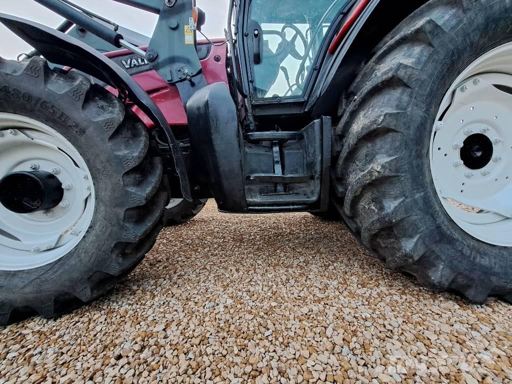 Valtra N 121 Traktorji