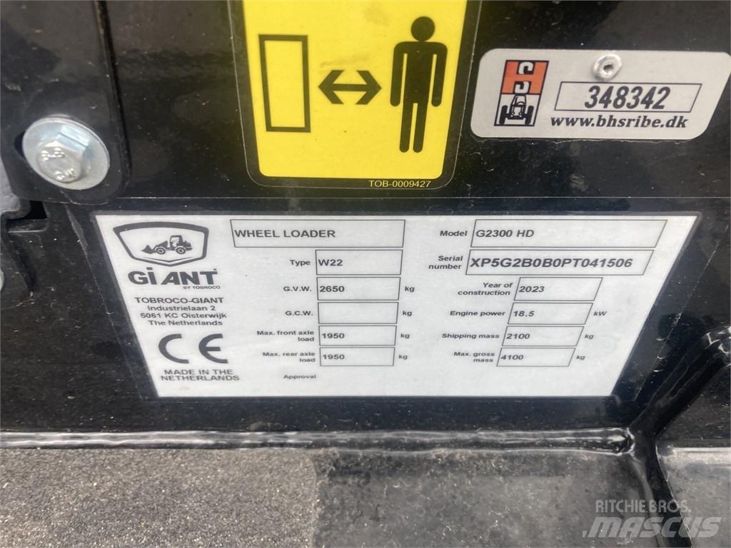 GiANT G2300HD Večnamenski nakladalci