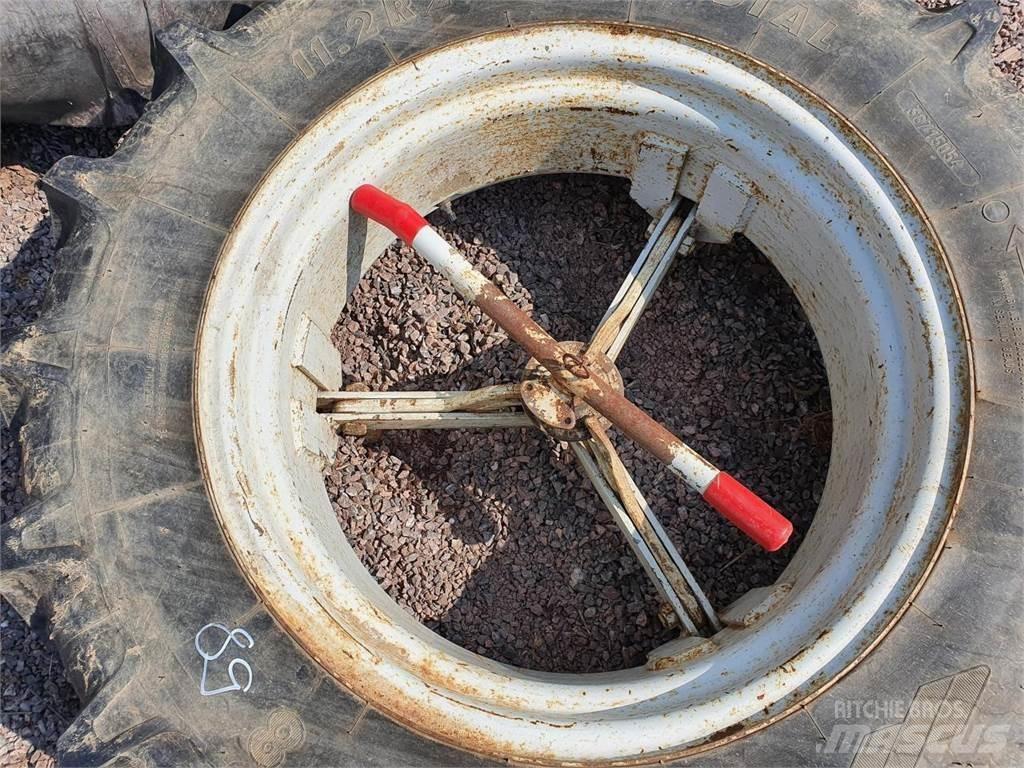 Kleber 11.2R24 Gume, kolesa in platišča