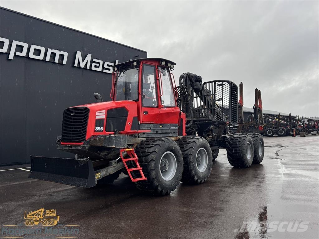 Komatsu 895 Forwarderji