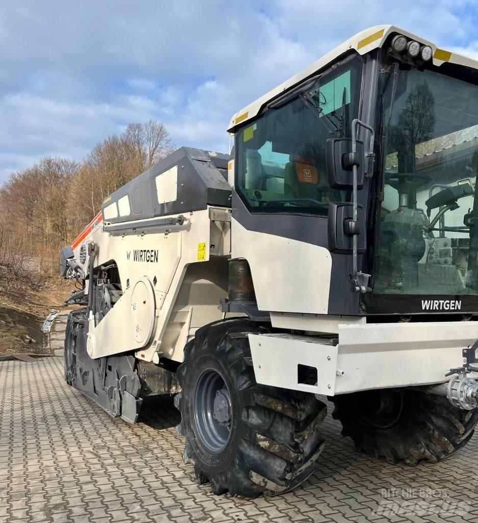 Wirtgen WR240i Stroji za recikliranje asfalta