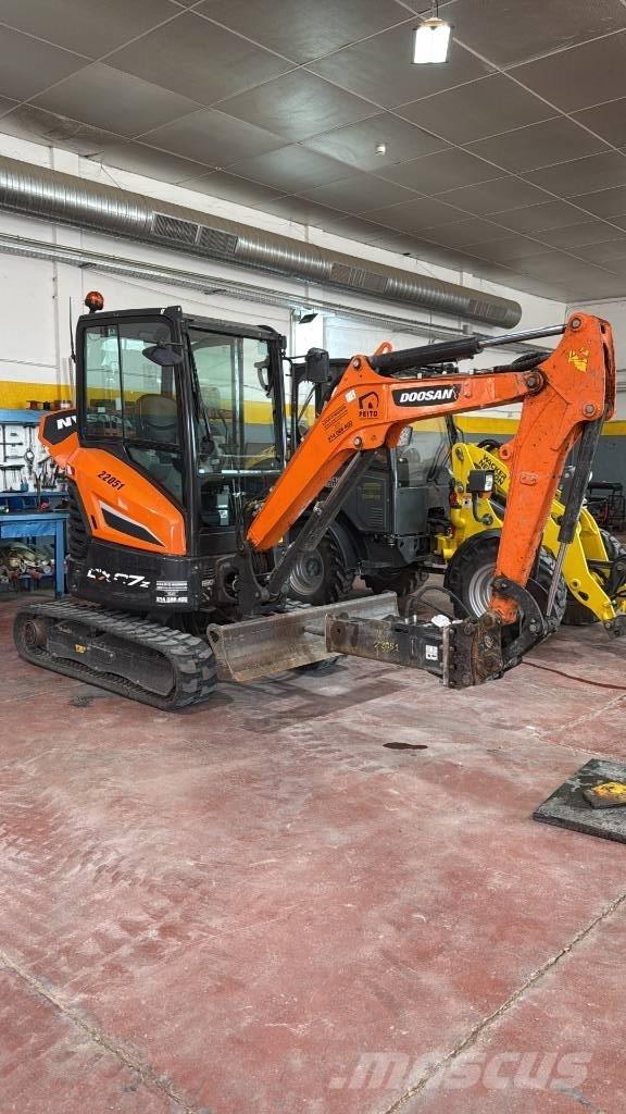 Doosan DX 27 Z Mini bagri <7t