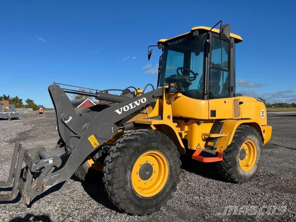 Volvo L 30 G Kolesni nakladalci