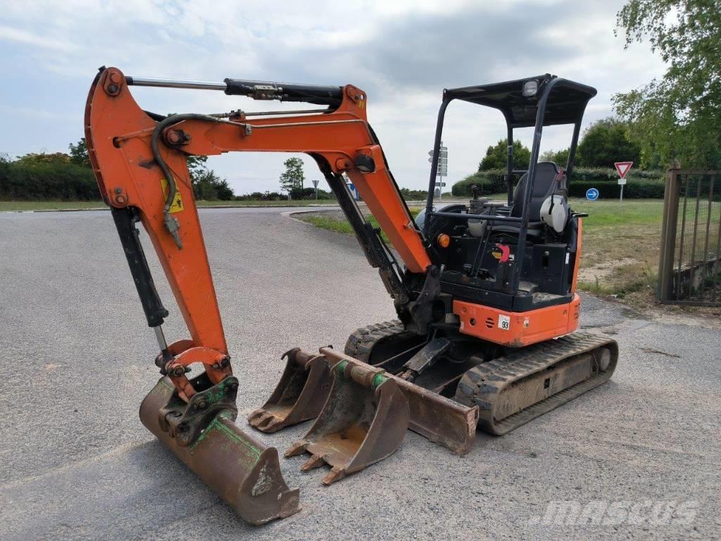 Hitachi ZX 26 U-5A Mini bagri <7t