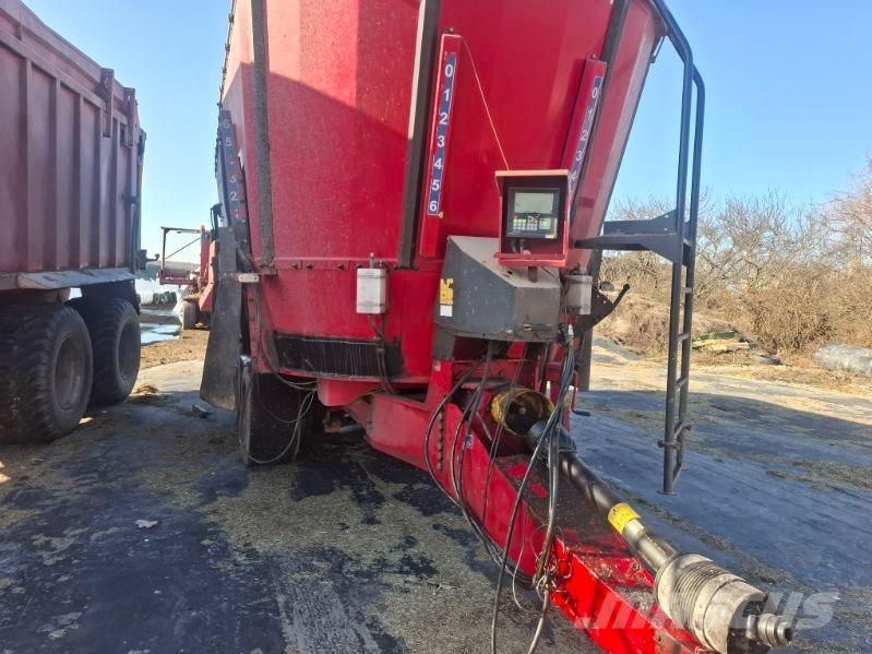 JF FEEDER VM 38 Hranilnice živine