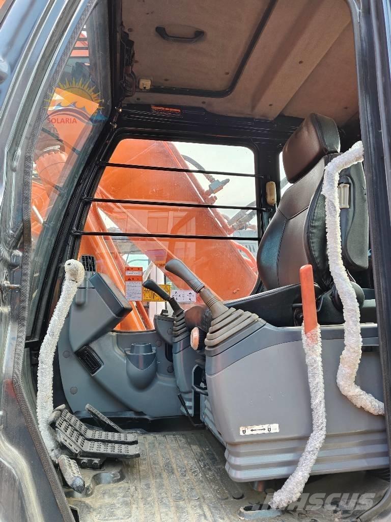 Hitachi ZX 200 Bagri goseničarji