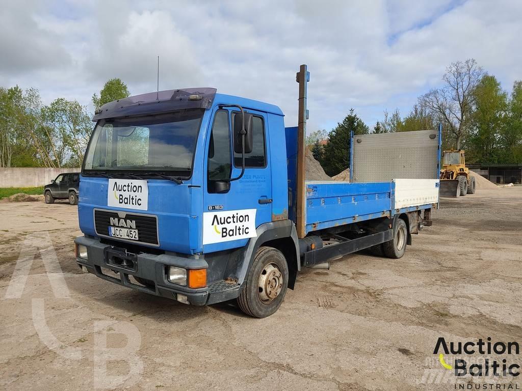 MAN L2000 Tovornjaki s kesonom/platojem