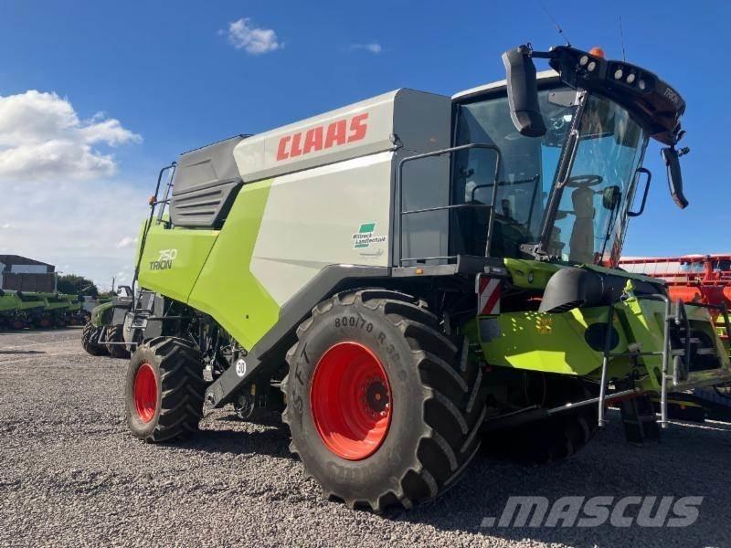 CLAAS TRION 750 Kombajni