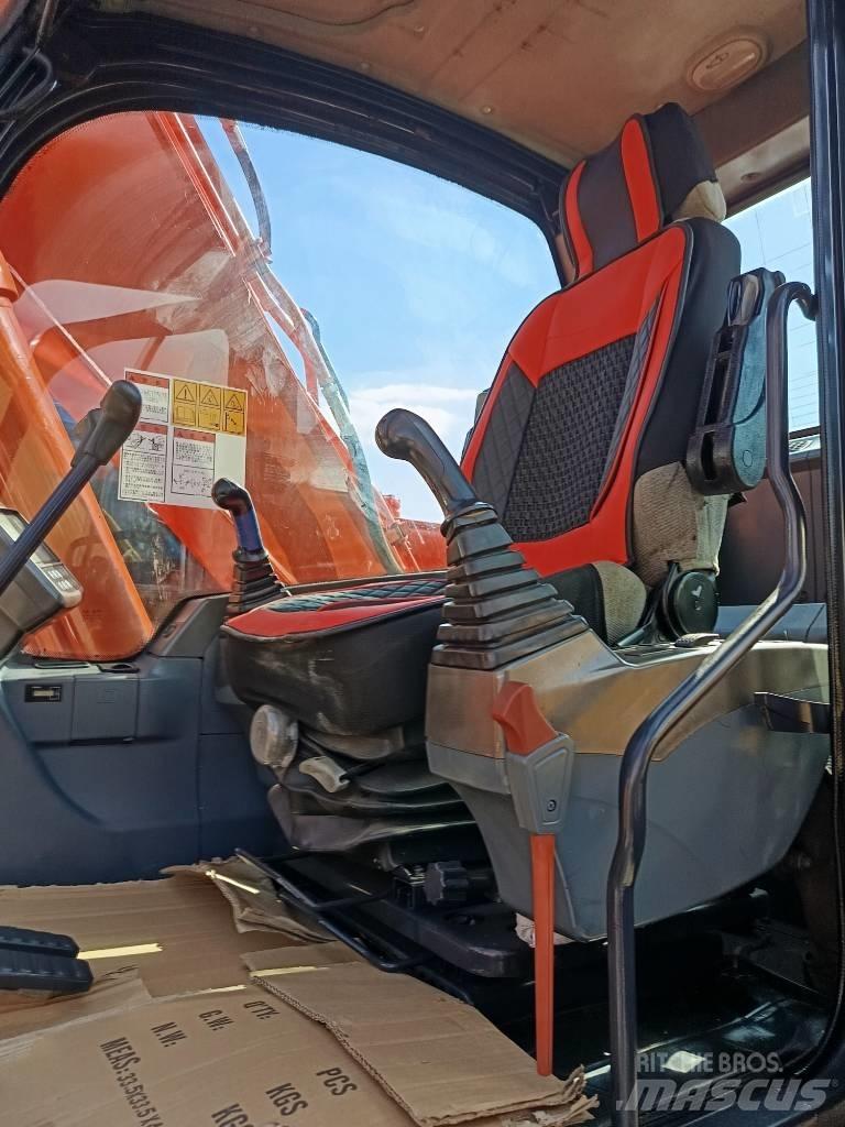 Doosan DX150 LC Bagri goseničarji