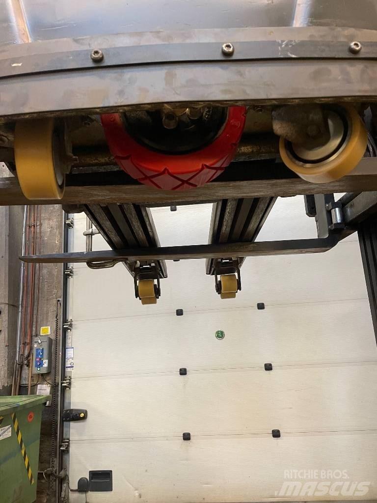 BT Toyota SWE080L Ročni električni viličar