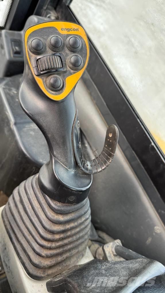 Komatsu PC 26 MR-3 Mini bagri <7t