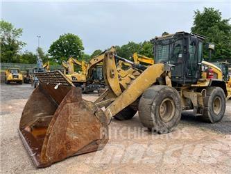 CAT 930 K Kolesni nakladalci