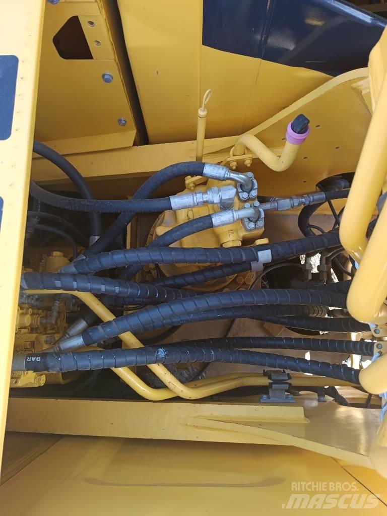 Komatsu PC 200 Bagri goseničarji