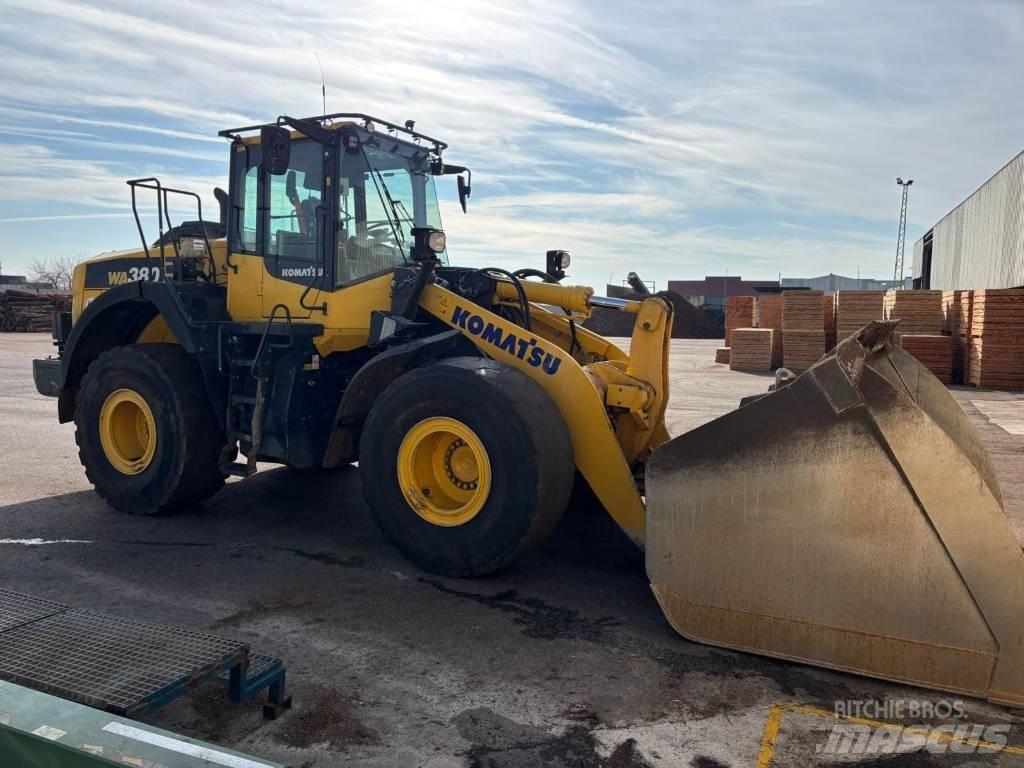 Komatsu WA 380-8 Kolesni nakladalci