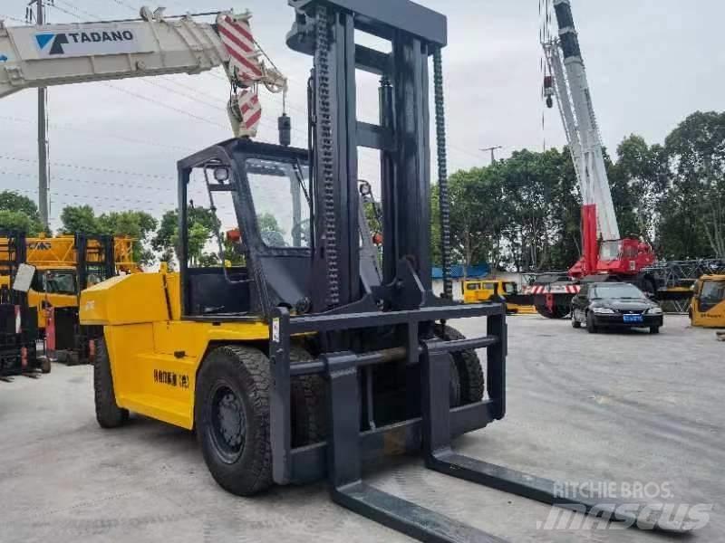 Komatsu FD 160 Dizelski viličarji