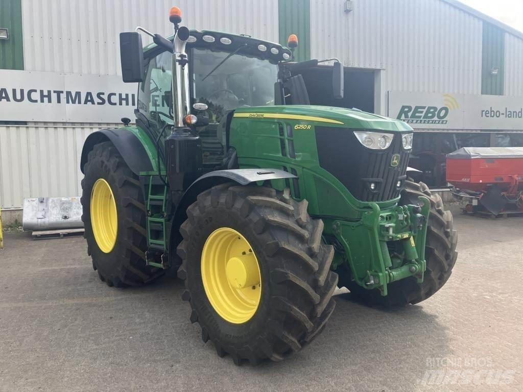 John Deere 6250R Traktorji