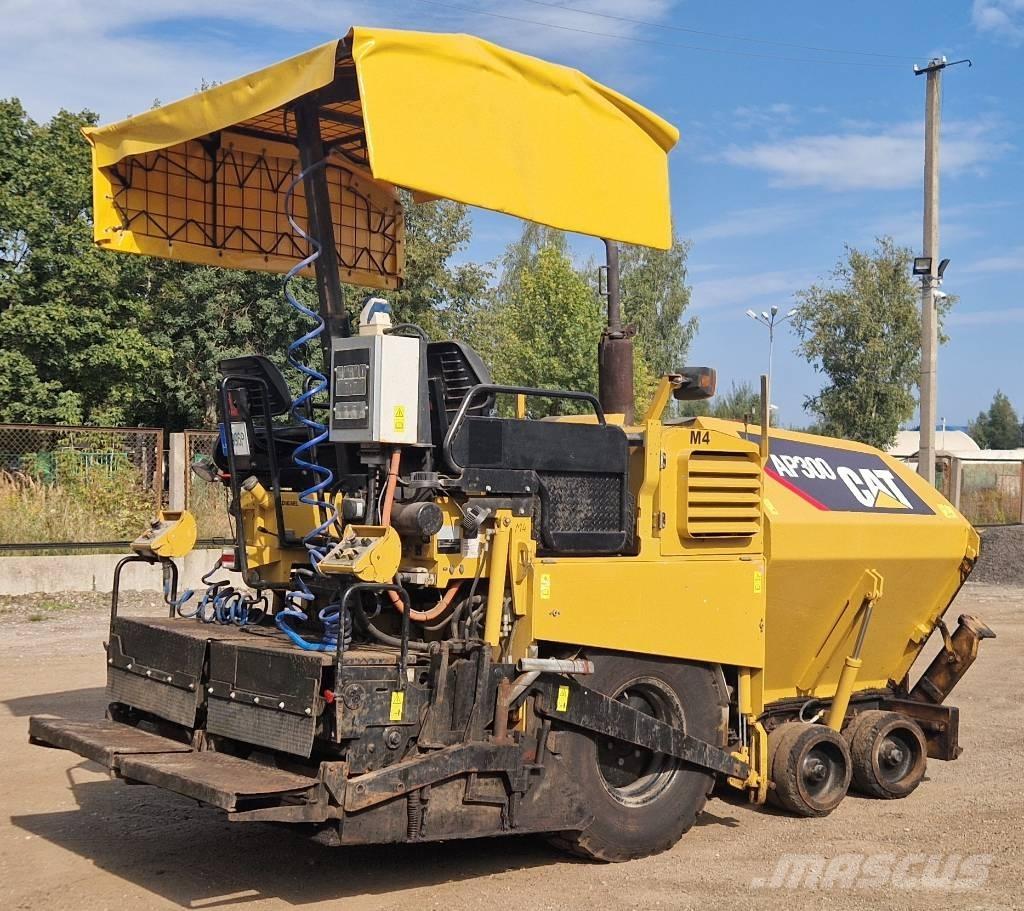 CAT AP300 Asfaltni finišerji
