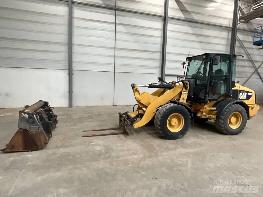 CAT 908 H Kolesni nakladalci