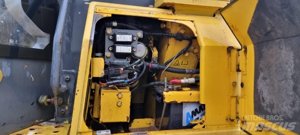 Komatsu D 61 EX-15 Buldožerji goseničarji