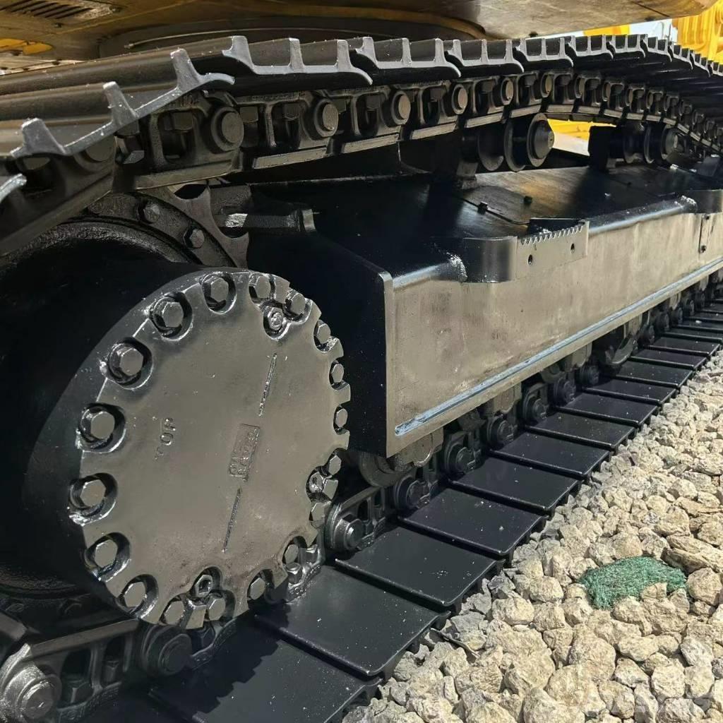 Komatsu PC 200-8 Bagri goseničarji