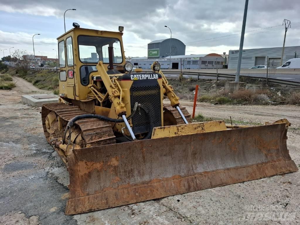 CAT D 4 D Buldožerji goseničarji