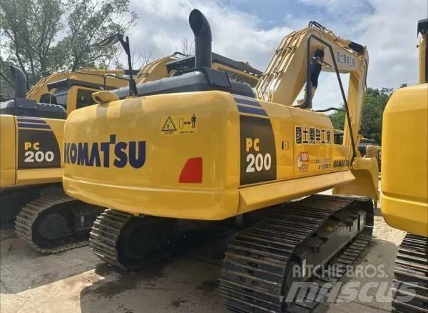 Komatsu PC 200 Midi bagri 7t – 12t