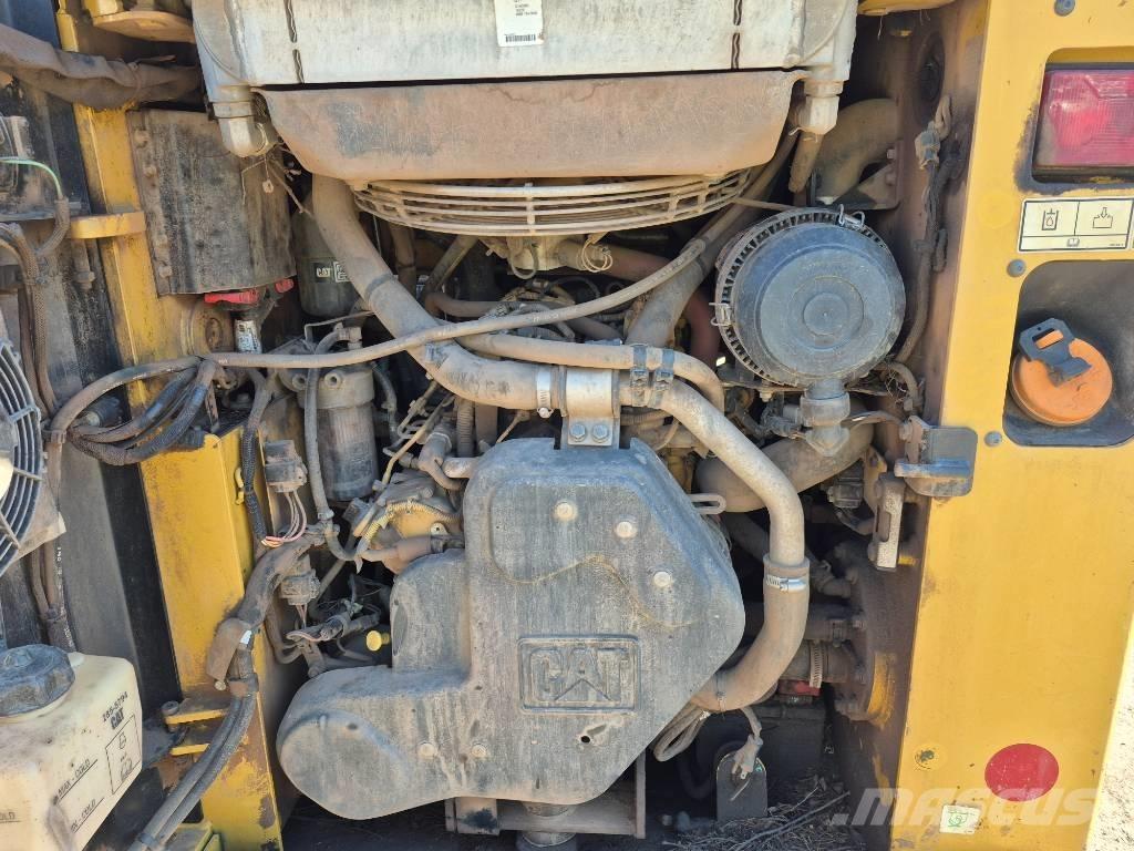 CAT 249 D Skid steer mini nakladalci