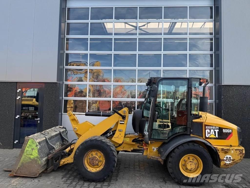 CAT 906H Kolesni nakladalci