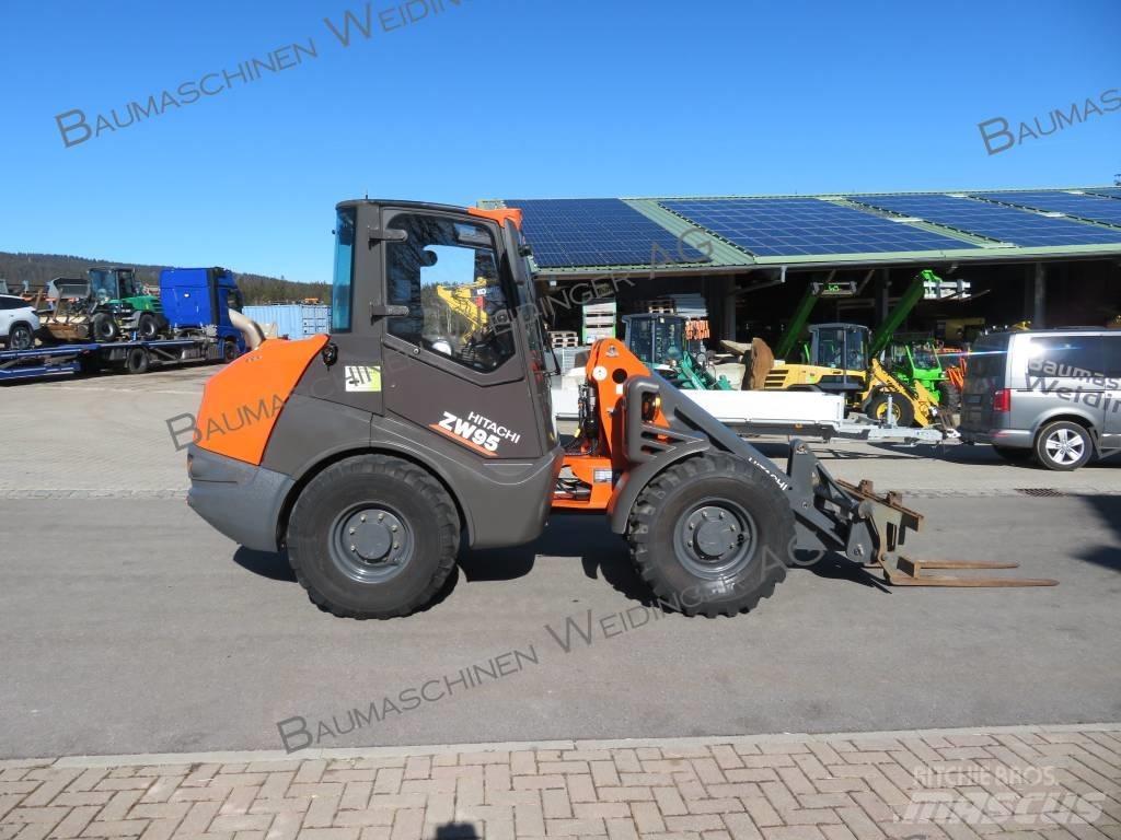 Hitachi ZW 95 Kolesni nakladalci
