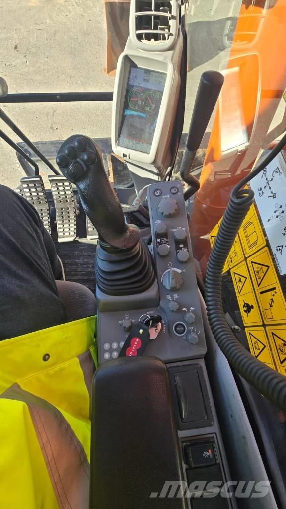 Hitachi ZX 135 US-6 Bagri goseničarji