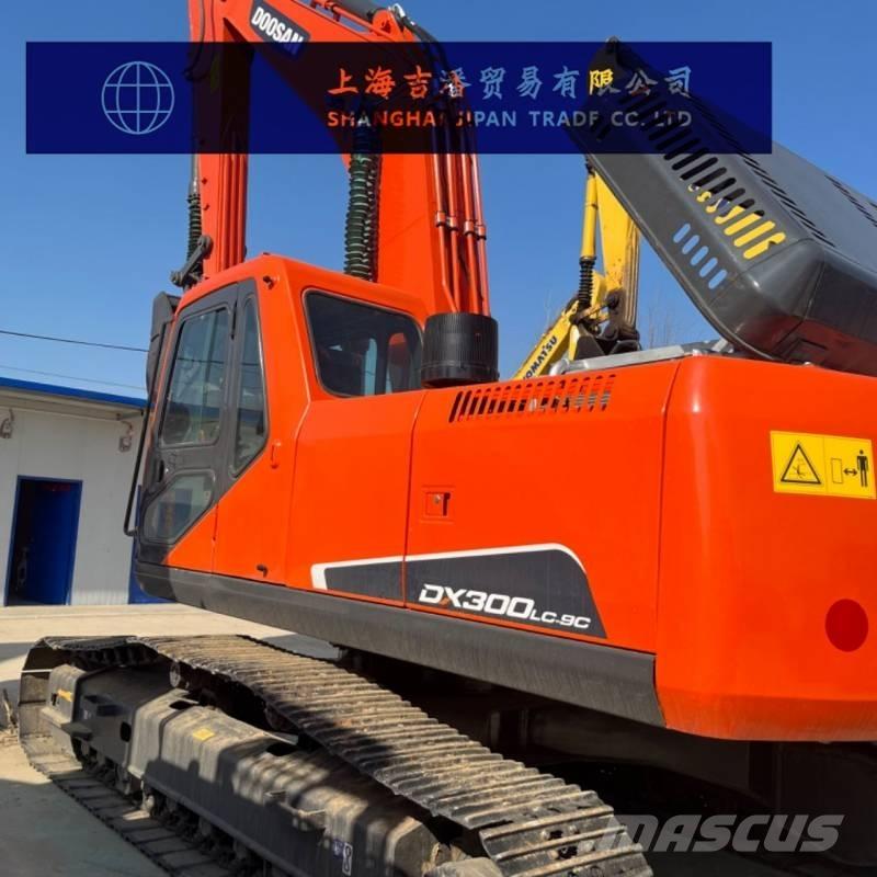 Doosan DX 300 Bagri goseničarji