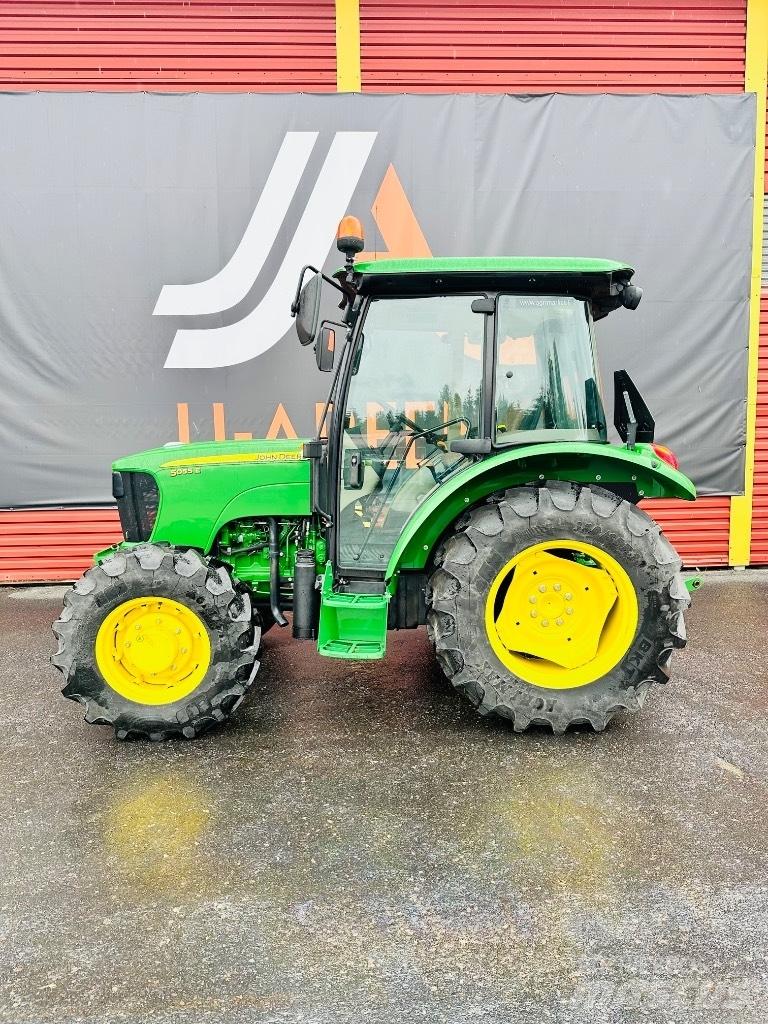 John Deere 5055 E Traktorji