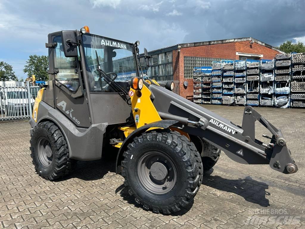 Ahlmann AX850 Kolesni nakladalci