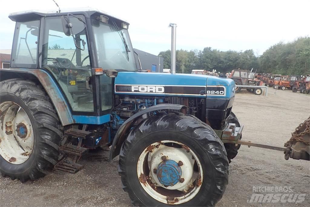 Ford 8240 Traktorji