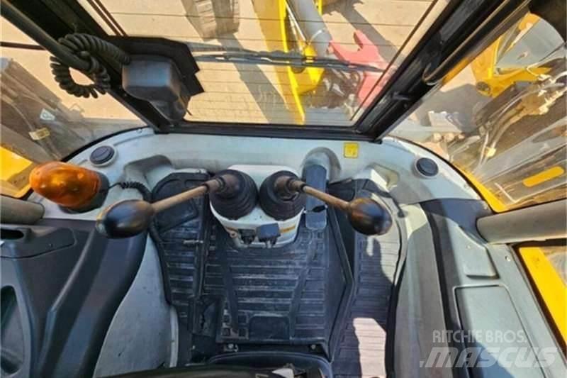 Dezzi CMI 4X4 TLB Rovokopači