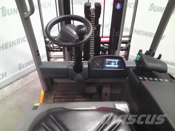 Jungheinrich EFG 220 Električni viličarji