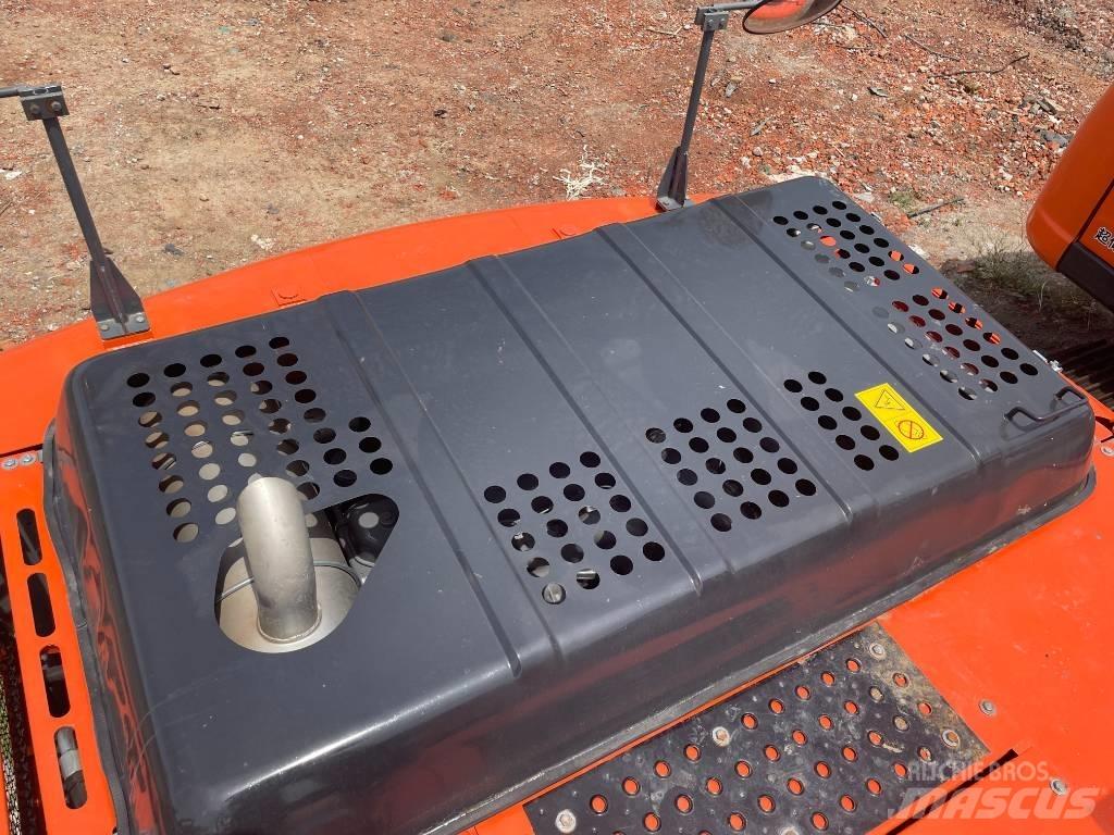 Hitachi ZX200 Bagri goseničarji