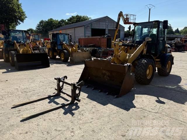 CAT 908 H Kolesni nakladalci