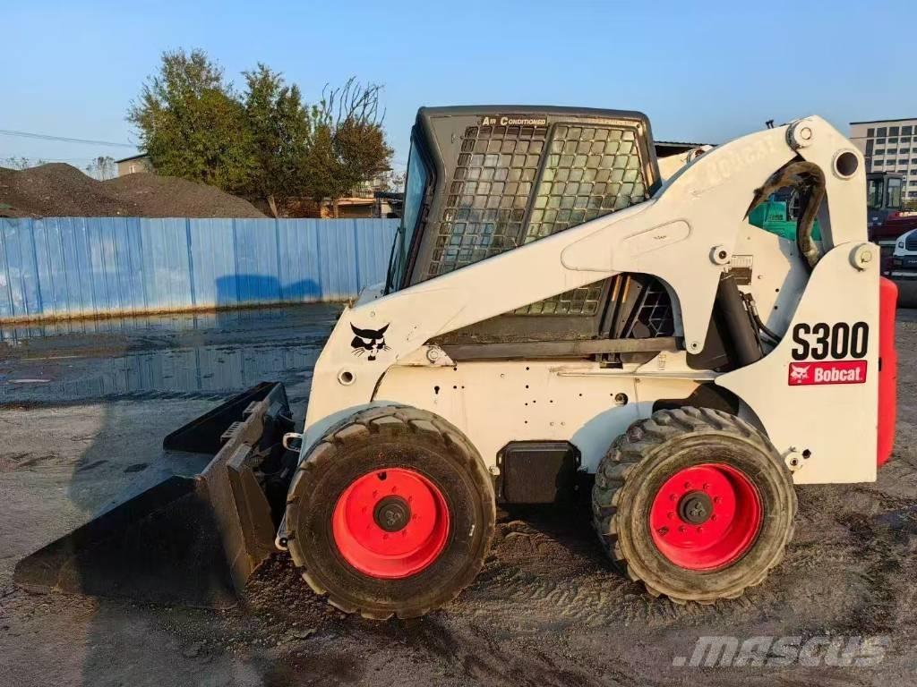 Bobcat S 300 Skid steer mini nakladalci