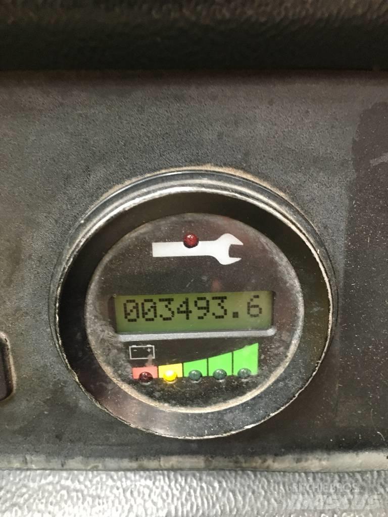 Hyster R30XMF2 Visokodvižni komisionirni viličar