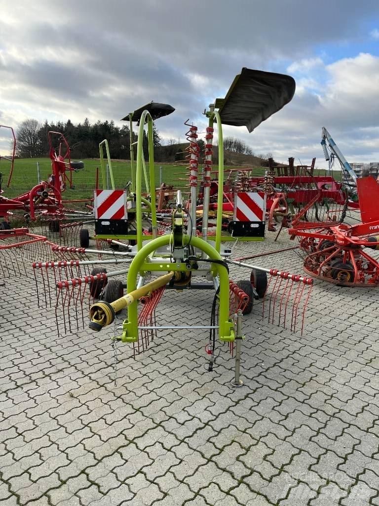 CLAAS Liner 450 Obračalniki in zgrabljalniki