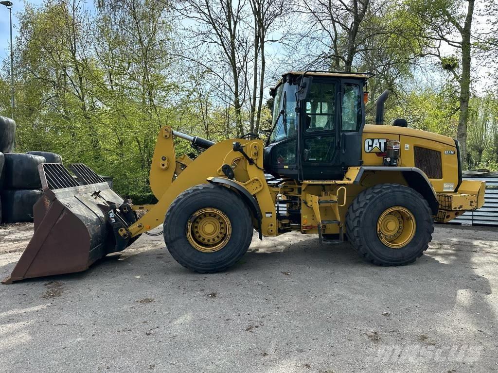 CAT 938M Kolesni nakladalci