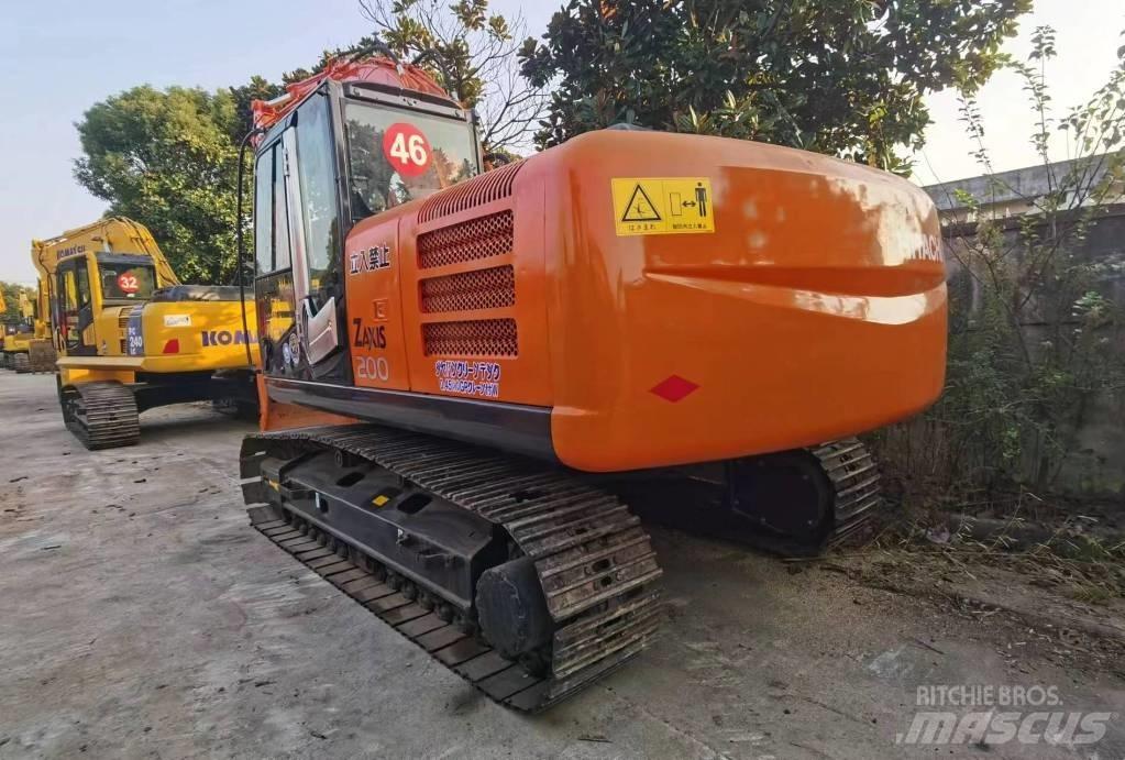 Hitachi ZX 200 Bagri goseničarji