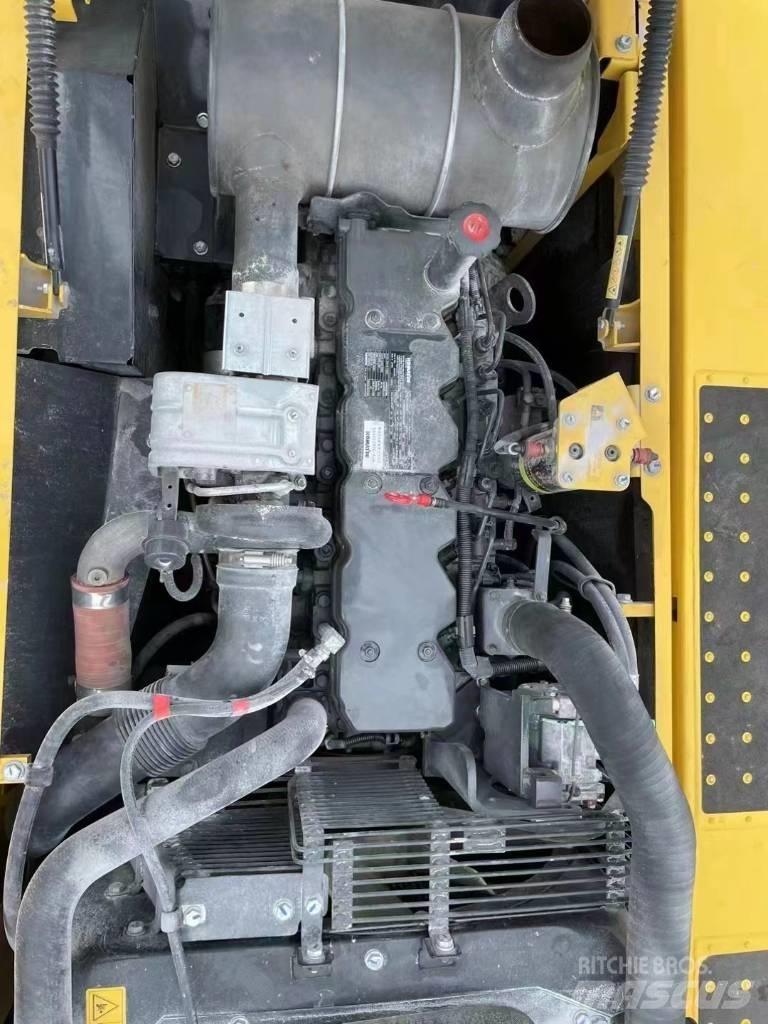 Komatsu PC220-8 Bagri goseničarji