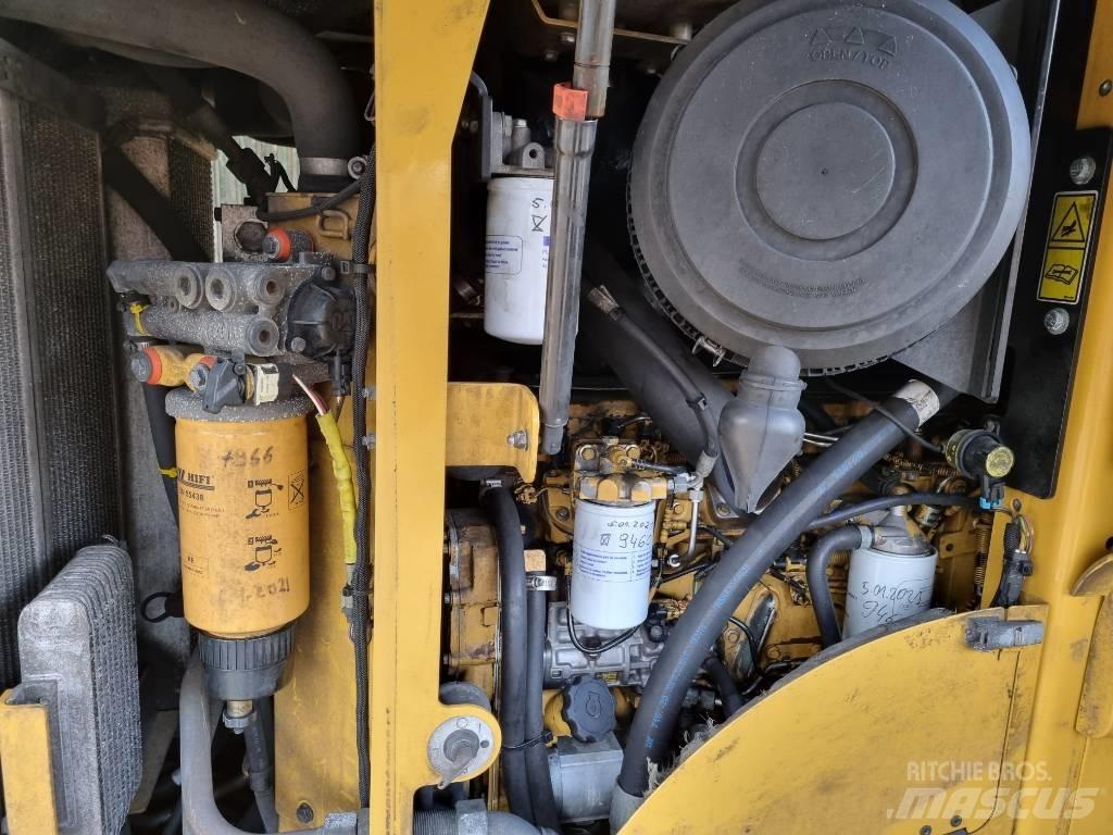 CAT 930 H Kolesni nakladalci