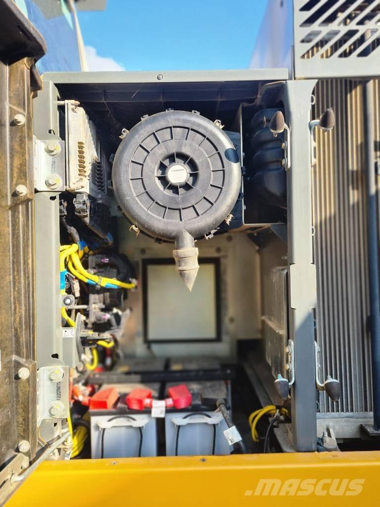 Liebherr R 930 LC Bagri goseničarji