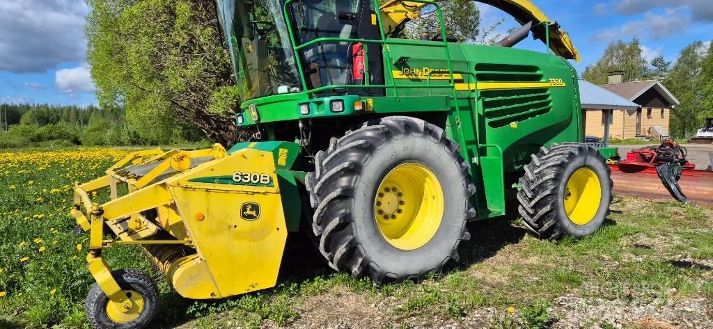 John Deere 7300 Stroji za krmo na lastni pogon